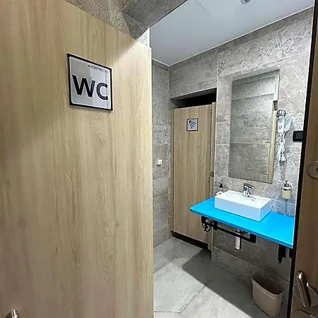 Hostelum Hotel *